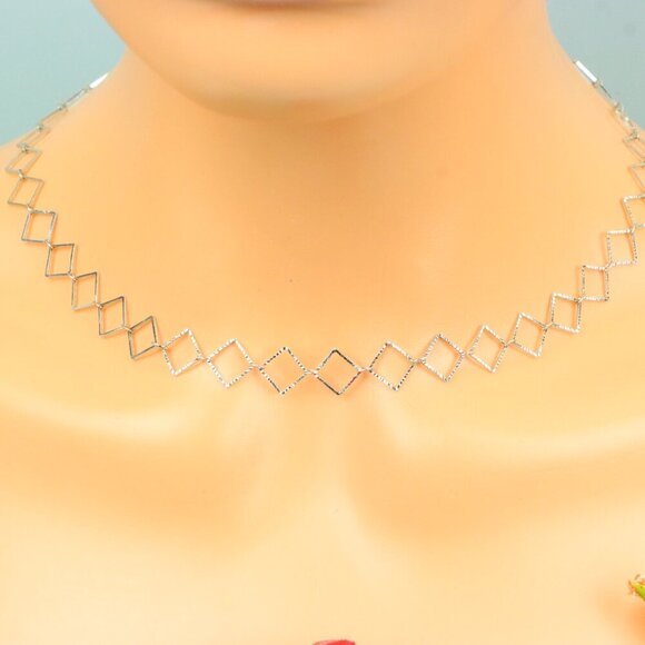 Delicate & Contemporary Necklace Chain, A Lovely Choice for Women, EVCH1702 - Picture 2 of 10